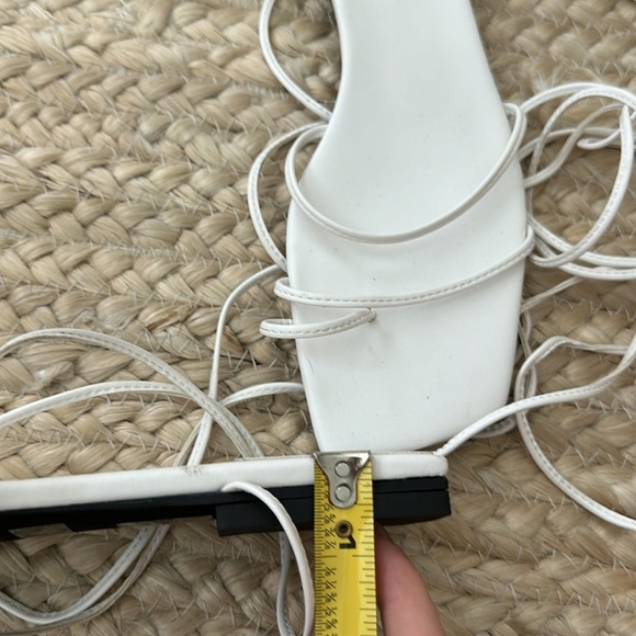 NWOT RARE Jeffrey Campbell Lace Up Flat Sandals in White Size 7.5 - Picture 8 of 10